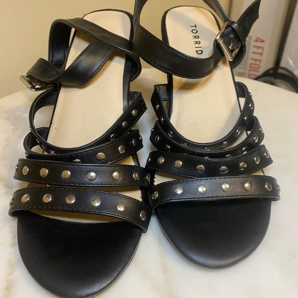 Torrid cage sandals with studs size 9.5 - Picture 5 of 7